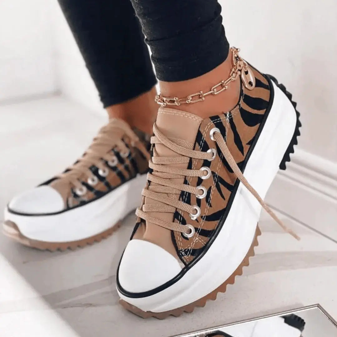 ChunkyChic Canvas Sneakers Artisio