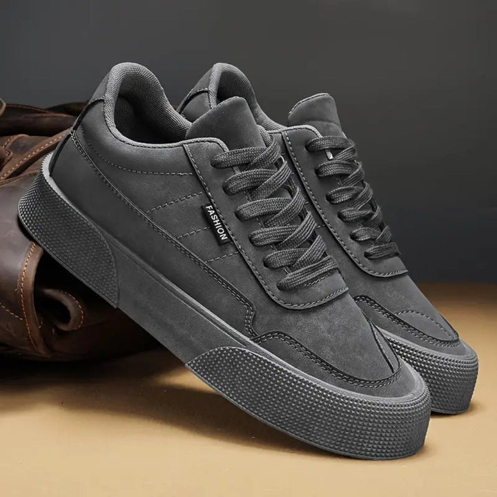 Carl Classic Lace-Up Skate Sneakers Artisio