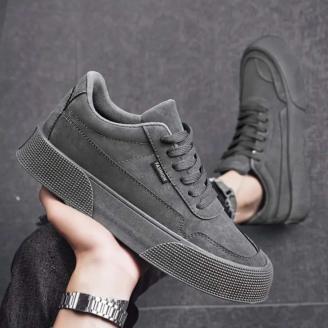 Carl Classic Lace-Up Skate Sneakers Artisio