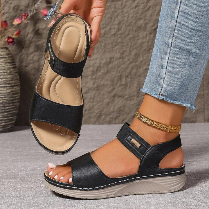 Pene Open-Toe Platform Sandals Artisio