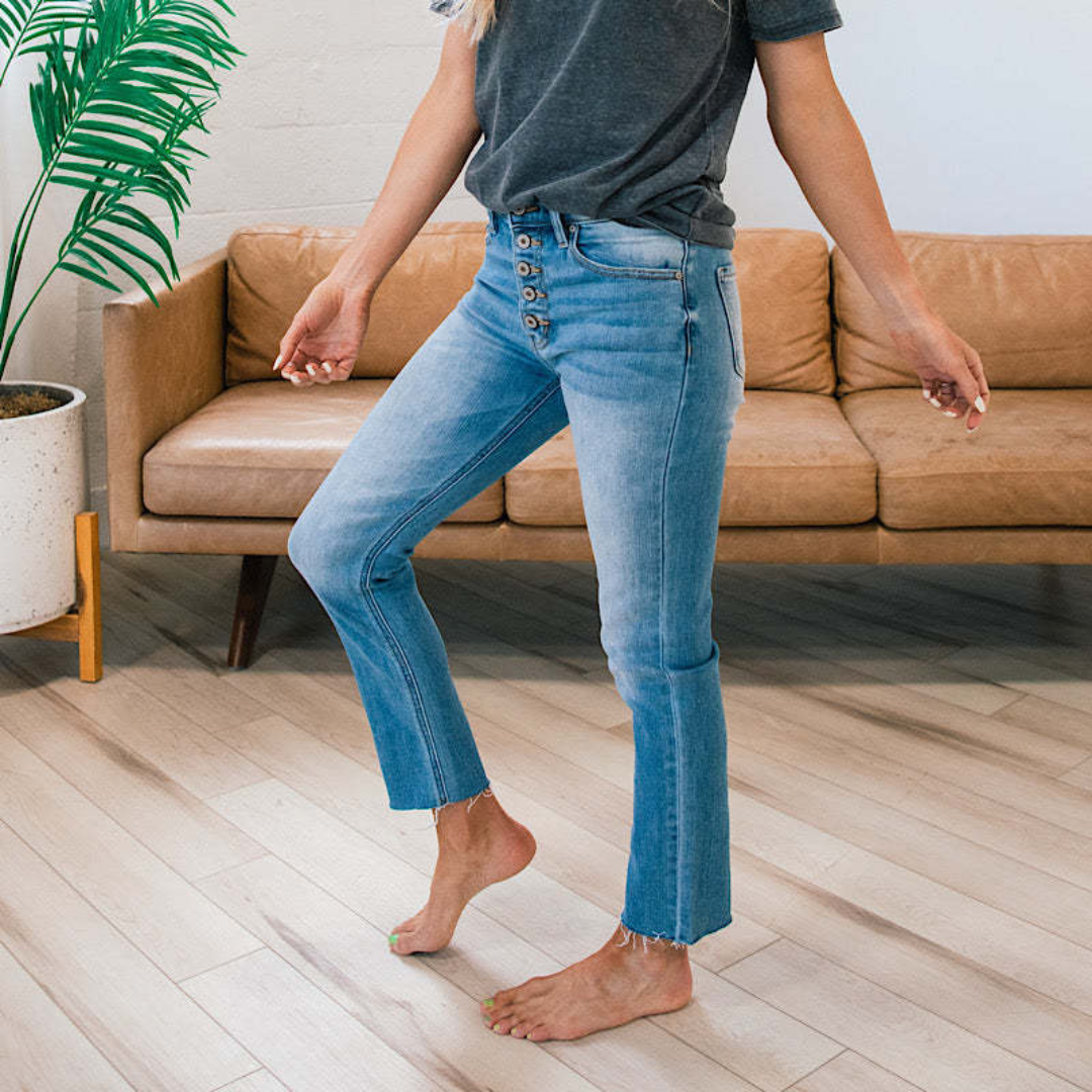 Women Vintage Wash Button Jeans Artisio