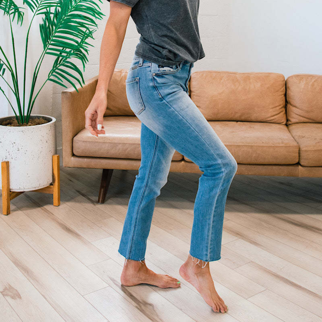 Women Vintage Wash Button Jeans Artisio