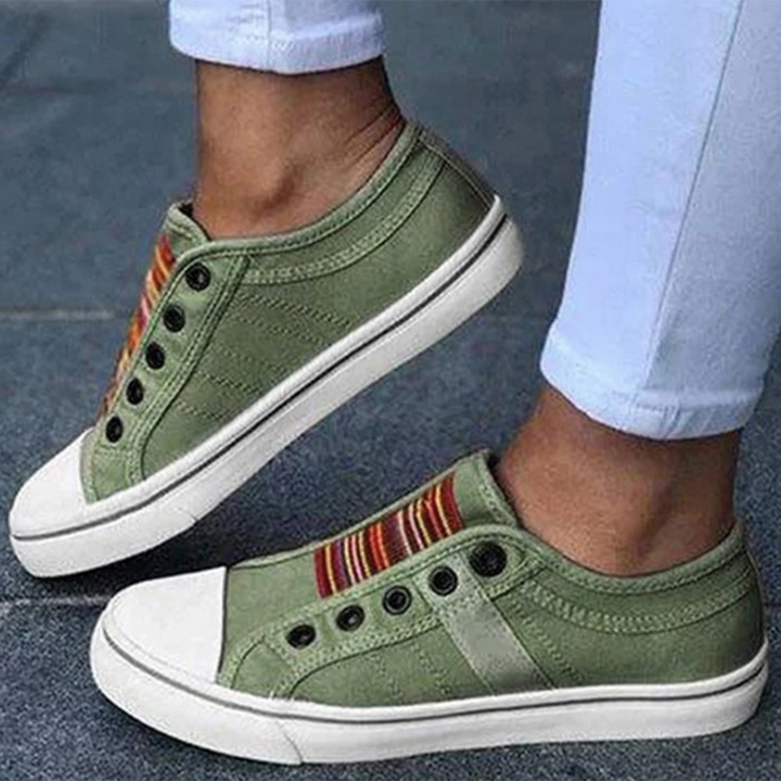 Women Low Top Comfort Canvas Shoes Artisio