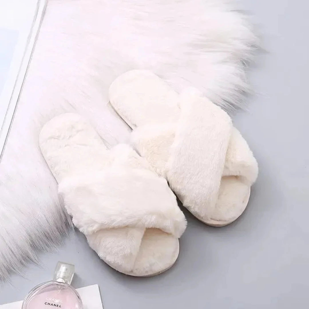 Women’s Fluffy Cross Band Slippers Artisio