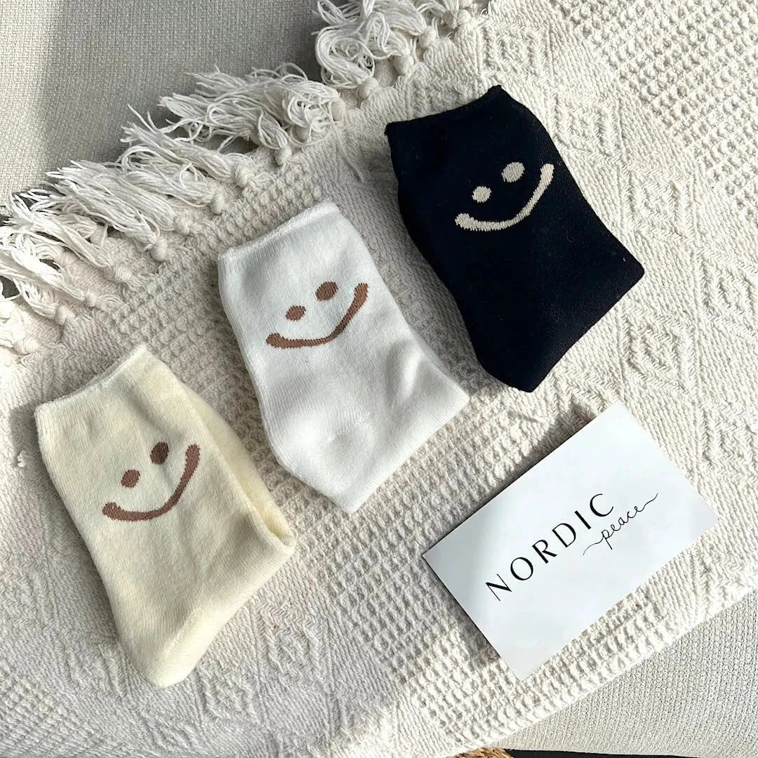 Women's Happy Face Ankle Socks Artisio