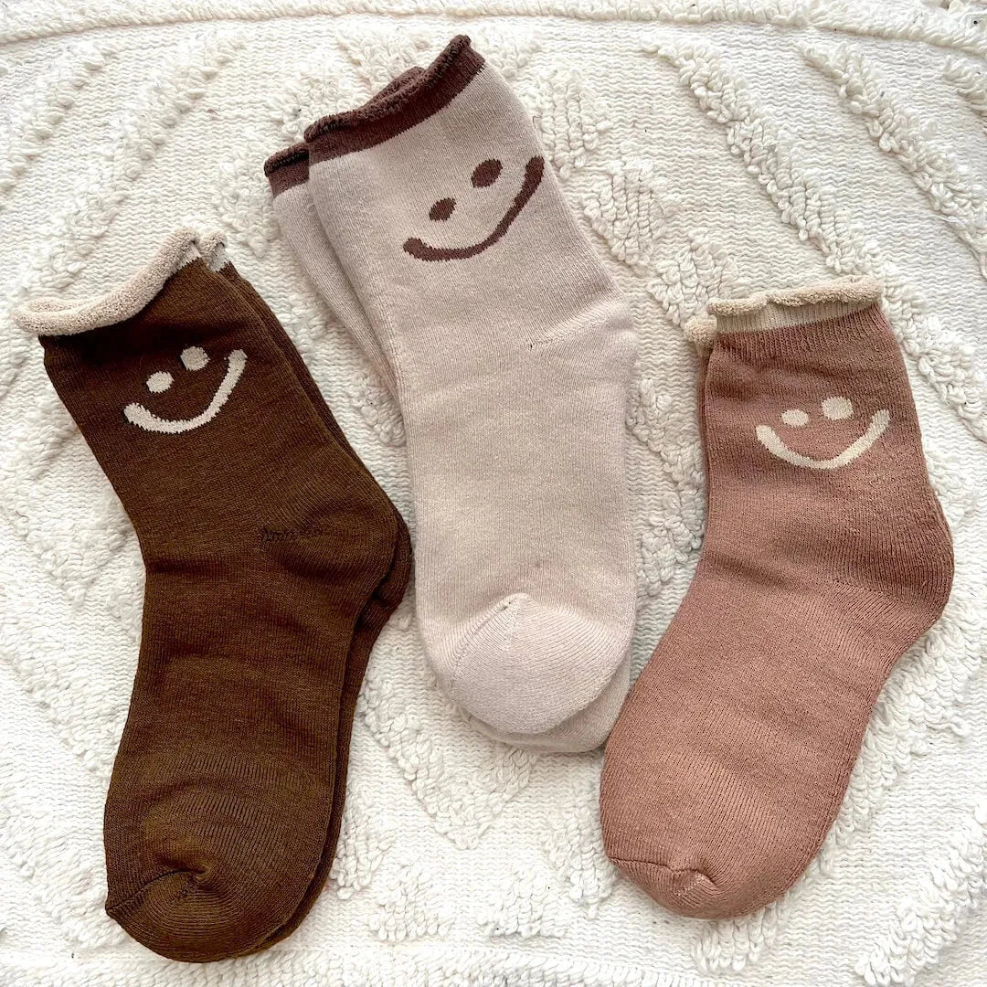 Women's Happy Face Ankle Socks Artisio